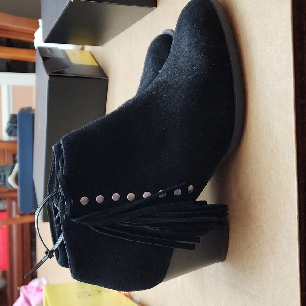 VIONIC WOMEN'S BLACK SUEDE SIDE ZIP BLOCK HEEL TVW4750 STUDDED FRINGE BOOTIES